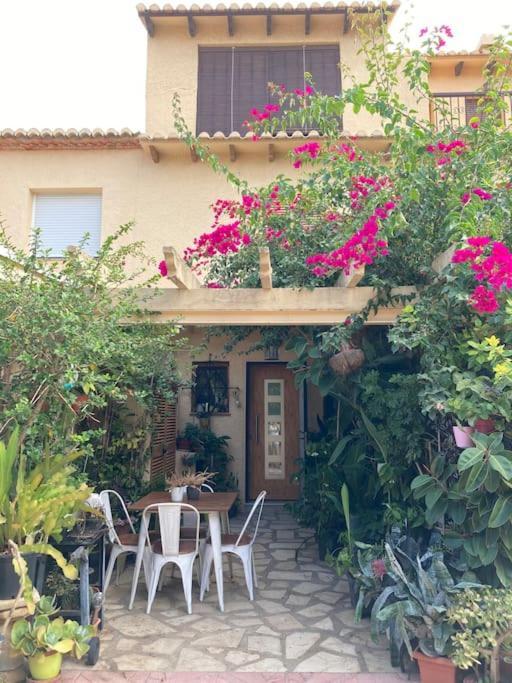 הוילה Adosado En Denia Con Gran Jardin מראה חיצוני תמונה